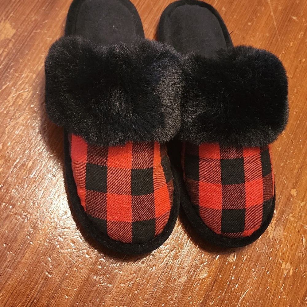 Barnes and noble red and black slippers